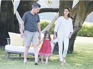 Todos los protagonistas de la elección clave de ayer en el momento de votar (foto 4)