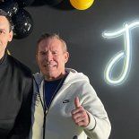 Chávez junto a su hijo Junior. Chávez junto a su hijo Junior.