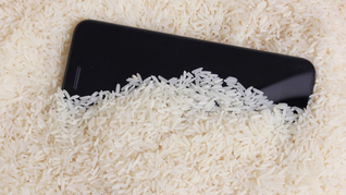 Apple explicó por qué es una mala idea meter tu iPhone mojado en arroz.