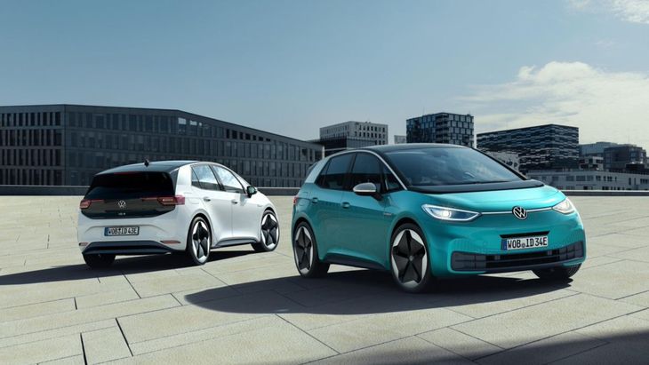 El Volkswagen ID.3, el eléctrico compacto de la marca alemana, ingresará en una partida limitada de apenas seis unidades. El Volkswagen ID.3, el eléctrico compacto de la marca alemana, ingresará en una partida limitada de apenas seis unidades.