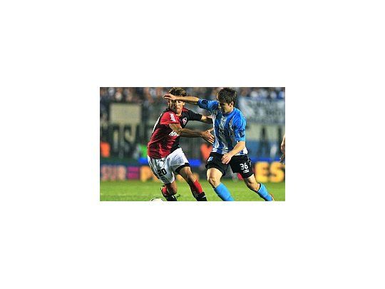 Newells y Racing no pasaron del empate y todo sigue igual  en la cima del campeonato.