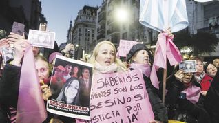 concentración. Ayer se llevó a cabo en la capital chaqueña una nueva marcha encabezada por la madre de Cecilia Strzyzowski, con pedidos de Justicia y de mayores avances en la investigación.