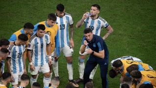 Los referentes del plantel recordaron cómo vivió aquel momento el técnico Lionel Scaloni. Los referentes del plantel recordaron cómo vivió aquel momento el técnico Lionel Scaloni.