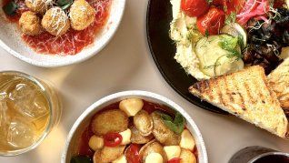 Dirección: El Salvador 4200, Palermo. Dirección: El Salvador 4200, Palermo.