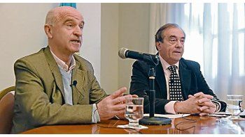 Ruego. El titular de la cartera económica de Chubut, Garzonio, dijo en conferencia de prensa que buscará cambiar el perfil de deuda y alargar los plazos a 48 meses de vencimientos de Letras de agosto, septiembre y octubre.
