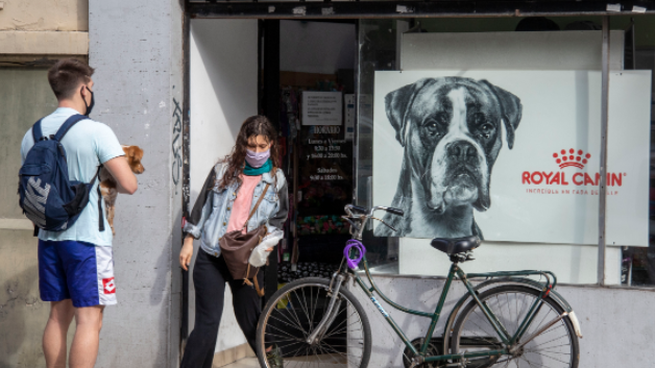 Los comercios analizan medidas para prevenir contagios de covid19