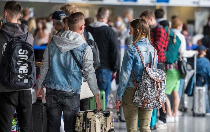 España: más de 700 estudiantes contrajeron Covid-19 en viajes de egresados