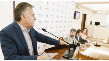 Decisión. El gobernador Cornejo confirmó que se incluirá a los docentes por decreto en la suba automática por aumento de la inflación.