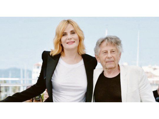 Matrimonio. Emmanuelle Seigner rechazó la invitación a ser parte de la Academia de Hollywood porque ésta expulsó a su esposo Roman Polanski.