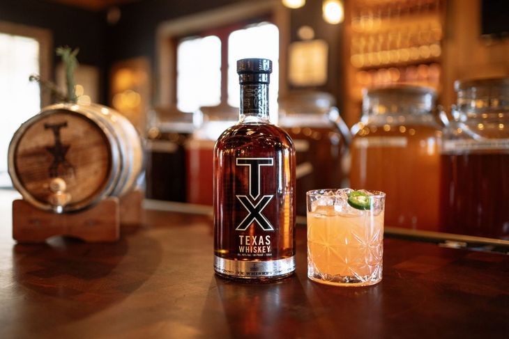 Whisky: un ingrediente versátil en la coctelería. Whisky: un ingrediente versátil en la coctelería.