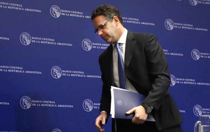 sandleris renuncia al banco central a partir del 10 de diciembre