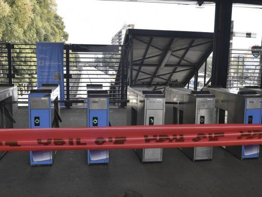 La línea Sarmiento no funcionó en todo el lunes porque se registraron diez casos de coronavirus entre sus trabajadores.
