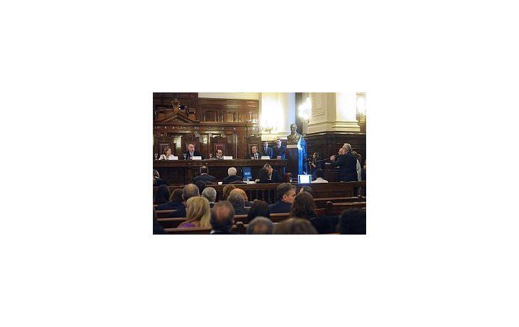 En defensa de la constitucionalidad de la Ley de Medios, expuso ante la Corte, entre otros, el abogado constitucionalista Eduardo Barcesat.