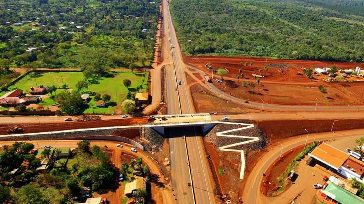 The national government advances in the execution of five road projects on Route 12 in Misiones