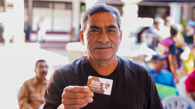 Quiénes son los adultos mayores que no pueden solicitar la Tarjeta Dorada, el documento similar a la credencial INAPAM que ofrece descuentos y beneficios.