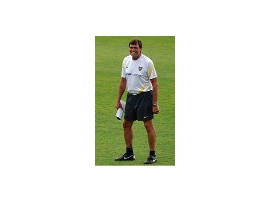 Falcioni confirmó el equipo para el debut del próximo viernes.