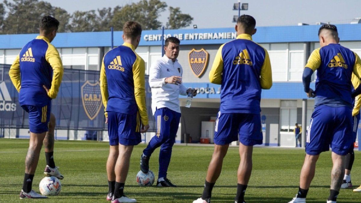 En Boca, Battaglia pondrá a los titulares para enfrentar a Ferro por la Copa Argentina