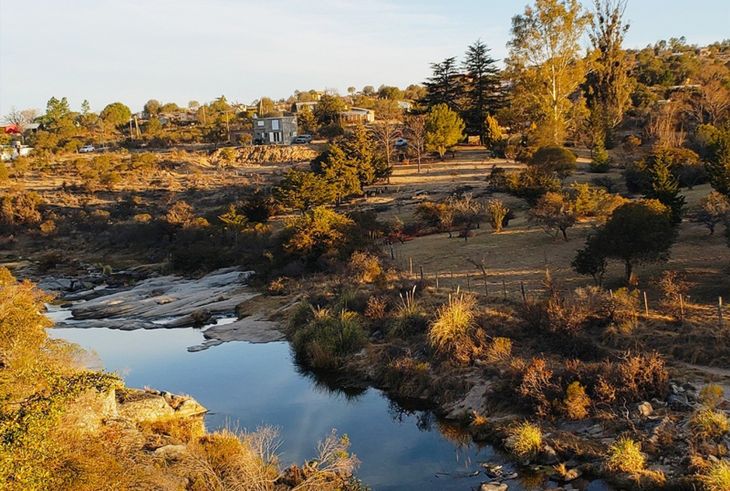 La Cascada Los Chorrillos es uno de los atractivos para quienes recorren la zona a pie. La Cascada Los Chorrillos es uno de los atractivos para quienes recorren la zona a pie.