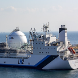 Al primer buque de hidrógeno líquido Suiso Frontier del 2021, se sumará una nueva unidad con otro diseño para atender la demanda mundial proyectada para la década de 2030. Al primer buque de hidrógeno líquido Suiso Frontier del 2021, se sumará una nueva unidad con otro diseño para atender la demanda mundial proyectada para la década de 2030.