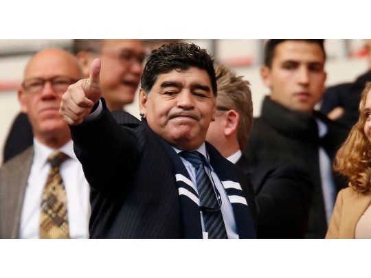 Maradona volvió a pegarle a Sampaoli: Regalan el prestigio, quiero volver