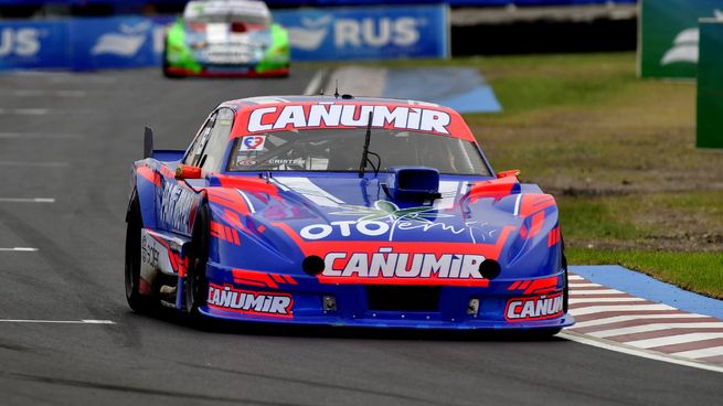 Marcos Quijada sorprende a todo el Turismo Carretera: pole y récord de circuito en Buenos Aires.