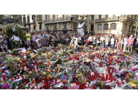 Barcelona rindió homenaje a las víctimas este domingo.