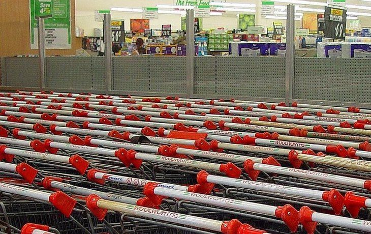 Debido a la celebración no abrirán los supermercados de grandes cadenas y en los shoppings funcionarán únicamente el patio de comidas, los cines y los estacionamientos.