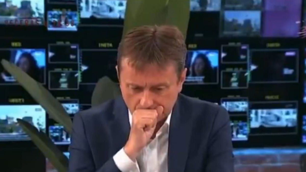 A Serbian minister suffered a stile in full television and claim that he now fights for his life