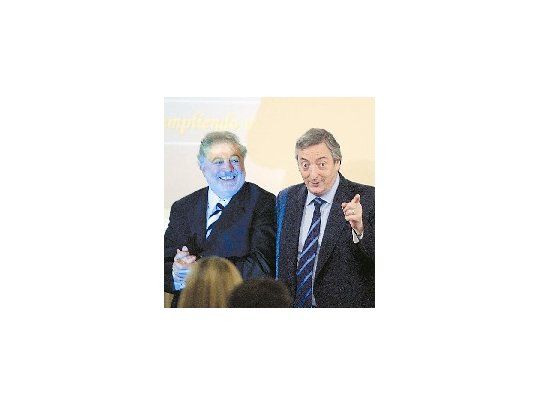 Néstor Kirchner desarrolló ayer, en acto junto a Ginés González García y demás ministros del área social, doctrina de que cualquier acuerdo externo del país debe tener en cuenta la sustentabilidad interna la Argentina. Fue en acto sobre jubilados en Casa de Gobierno.