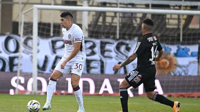 Riestra derrotó a Lanús en el Guillermo Laza.