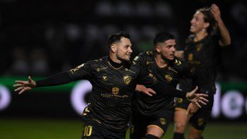 Adiós. Mauro Zárate se va de Platense tras una temporada.