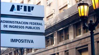 El gravamen a la compra de dólares aporta este año el 1,58% del total.