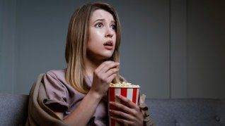 La película que llegó a HBO Max y se metió en la conversación de los premios: una historia intensa, con pulso moderno y elenco estelar.
