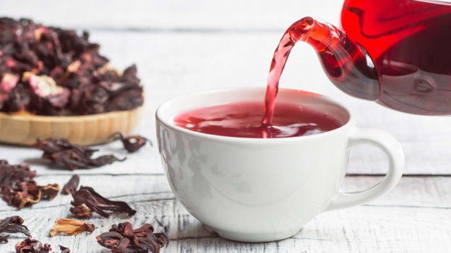 Con compuestos que favorecen el tránsito intestinal, este té contribuye a aliviar molestias estomacales de forma natural.