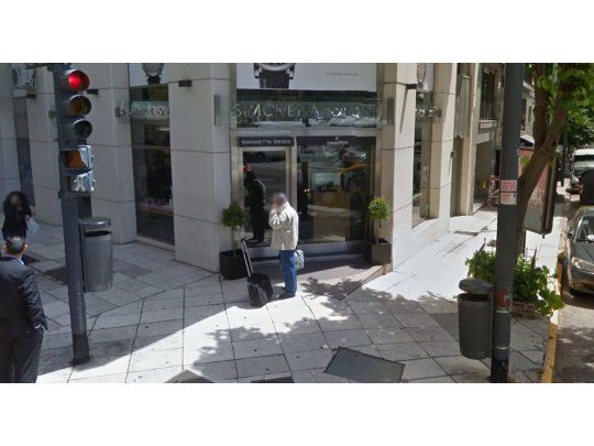 Allanaron la joyería Simonetta Orsini por supuesto contrabando de relojes