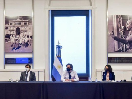 Gabinete. Cafiero, su vice Cecilia Tdesca, Matías Kulfas&nbsp; y Martín Guzmán, entre otros, se reunieron hoy en Casa Rosada.