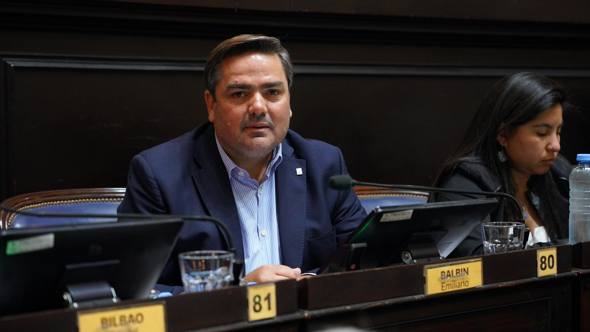 El nieto de Balb�n es el nuevo presidente de la UCR bonaerense: lista de unidad y gui�o a 2027