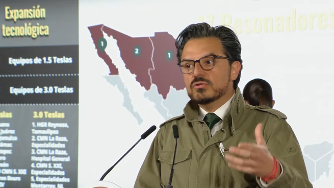 Zoé Robledo, titular del IMSS, en la Mañanera del Pueblo.