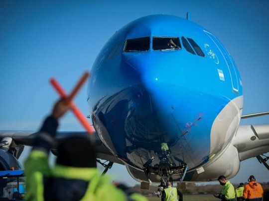 Aerolíneas Argentinas volvió a transportar miles de vacunas para los argentinos.