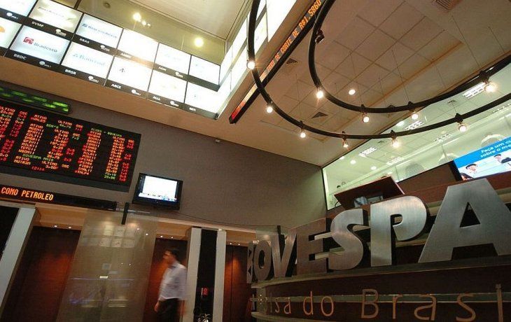 La Bolsa de San Pablo y el real cayeron tras el test positivo de Bolsonaro
