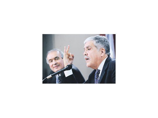 El ministro De Vido fustigó nuevamente al Gobierno de Mauricio Macri, por los aumentos en la tasa de Alumbrado, Barrido y Limpieza, y en las autopistas porteñas. Dijo también que los habitantes de la Ciudad  son los más subsidiados del país.