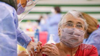 Son ciudadanos que ya recibieron dos dosis de los fármacos de Pfizer o Moderna.