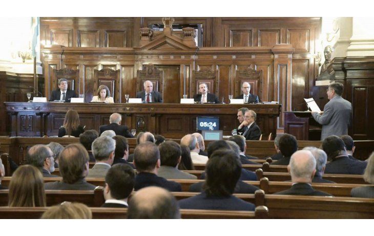 ámbito.com | Acuerdos. Pese a que solo quedan 2 reuniones por calendario, las vocalías de Horacio Rosatti, Elena Highton de Nolasco, Ricardo Lorenzetti, Juan Carlos Maqueda y Carlos Rosenkrantz preparan maratón de expedientes para firmar antes de la feria.