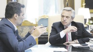 Anuncio. El presidente Alberto Fernández, junto con el secretario de Energía, Darío Martínez.