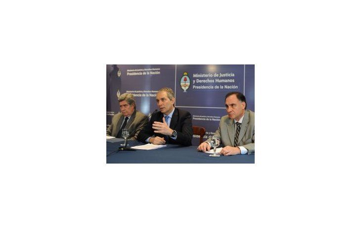 Oficialismo analiza jury a camaristas de Ley de Medios