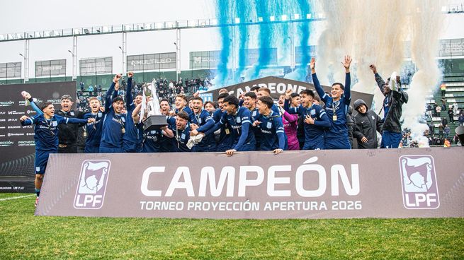 Racing superó a River en Banfield y celebró un título de Reserva después de más de seis décadas.
