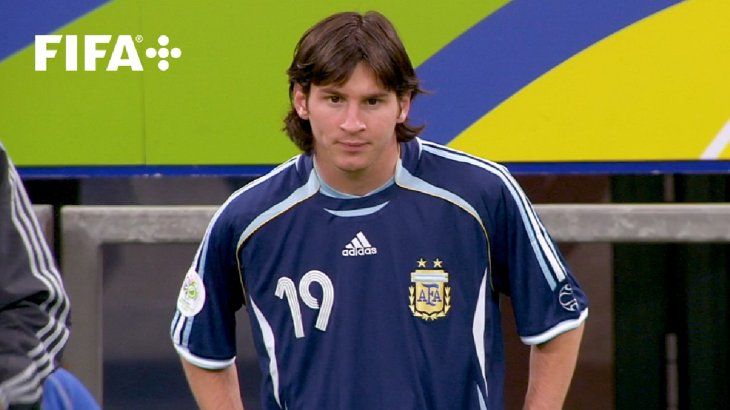 En el año 2006 debutó en la copa del mundo con una selección argentina de alto nivel futbolístico. En el año 2006 debutó en la copa del mundo con una selección argentina de alto nivel futbolístico.