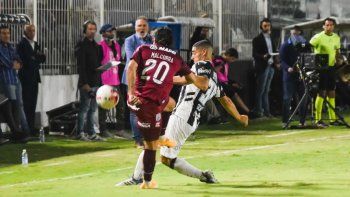 Tablas. Central Córdoba y Lanús empataron en Santiago del Estero y con el punto ambos evitaron terminar últimos en el Grupo B de la Copa de la Liga.
