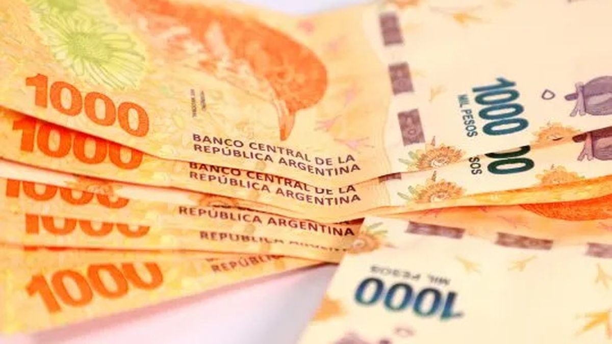 This Argentine ,000 bill has an error and you can sell it for millions of pesos on the internet
