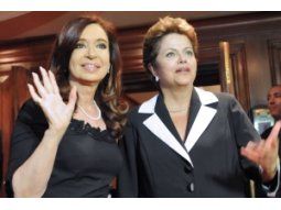 Cristina de Kirchner junto a Dilma Rousseff (archivo).